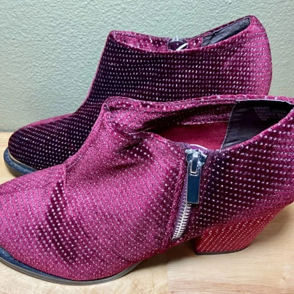 Joan Boyce‎ Women's Red Studded Round Toe Block Heel Zipper Ankle Booties Size 8